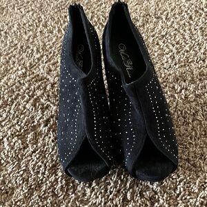 Gemstone heels